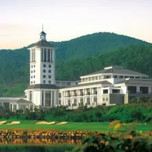 Mission Hills Luxury Golf Tour of China